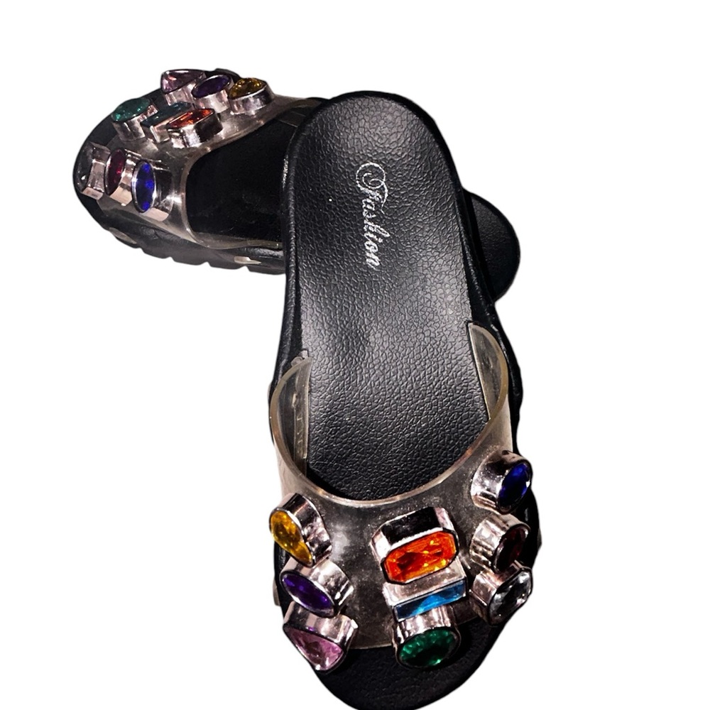 Woman’s fashion slides size 9 - Picture 2 of 4